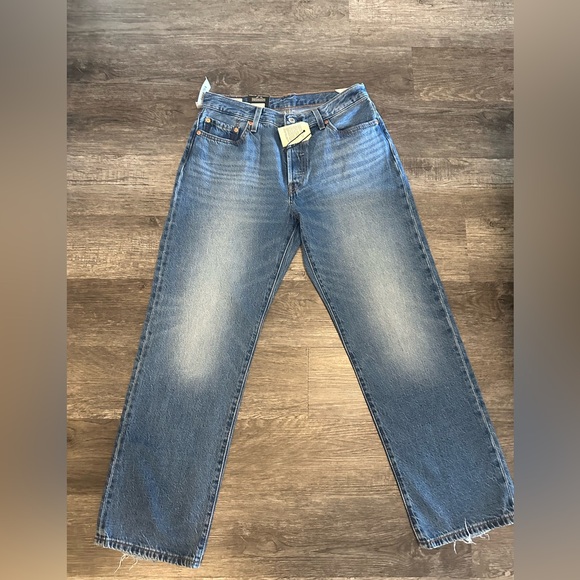 NWT Levi’s 501 90s lightweight medium wash jeans - Picture 1 of 5
